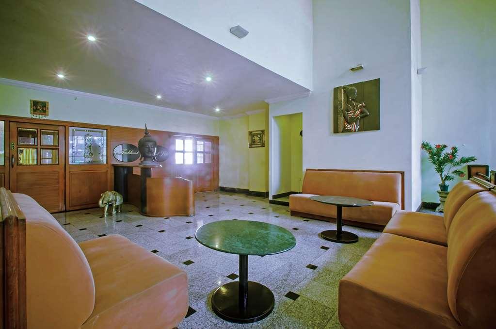 Quality Inn Regency, Nashik Interiør billede