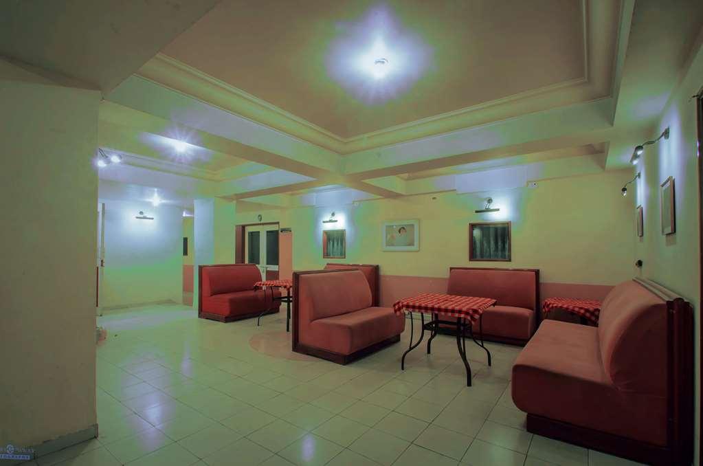 Quality Inn Regency, Nashik Interiør billede