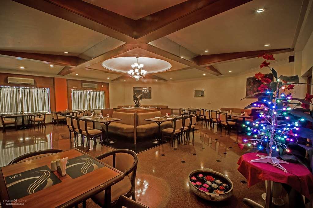 Quality Inn Regency, Nashik Restaurant billede