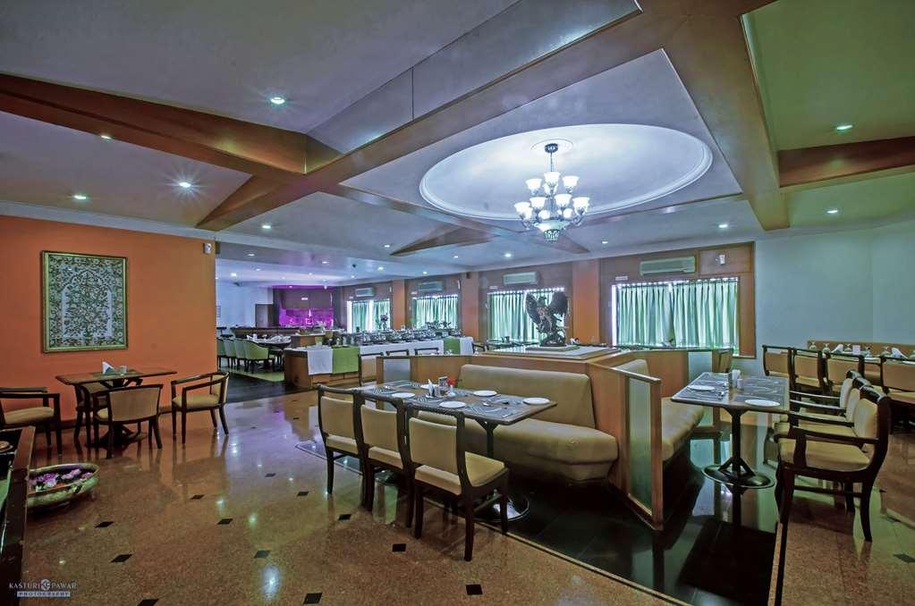 Quality Inn Regency, Nashik Restaurant billede