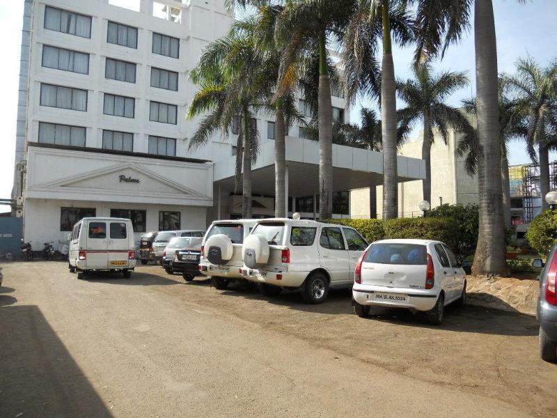 Quality Inn Regency, Nashik Eksteriør billede