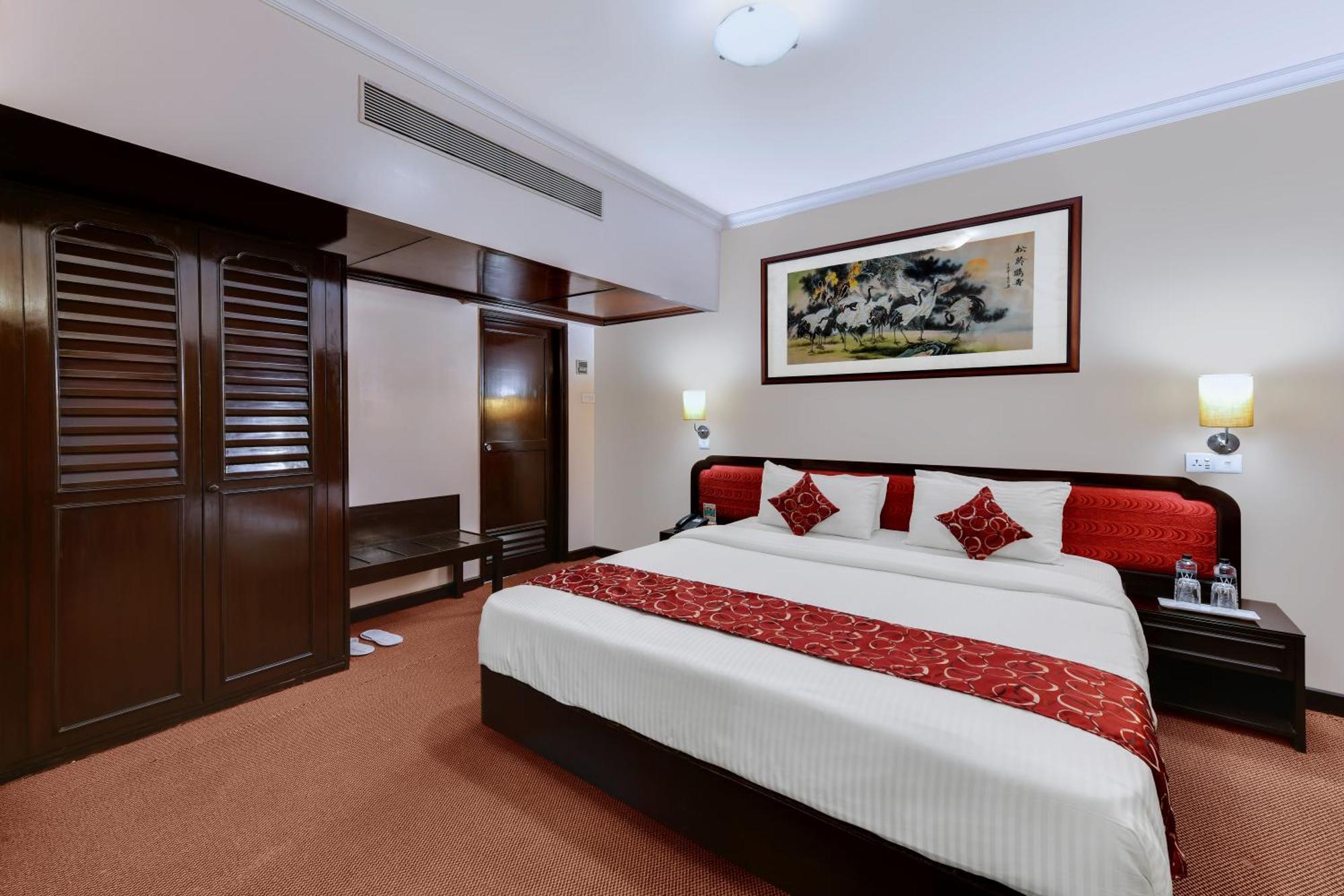 Quality Inn Regency, Nashik Eksteriør billede