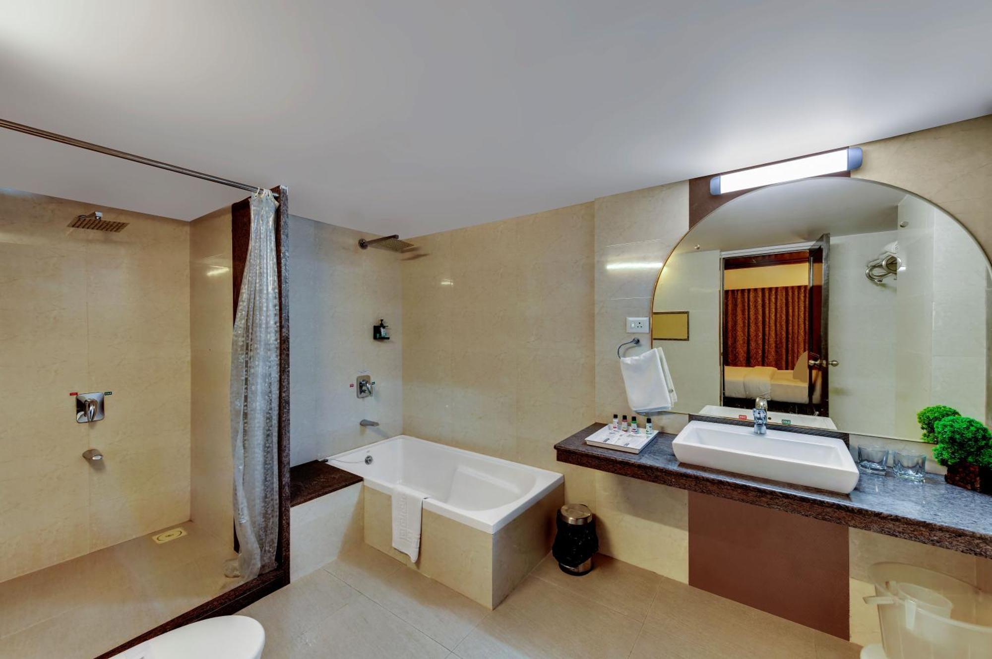 Quality Inn Regency, Nashik Eksteriør billede