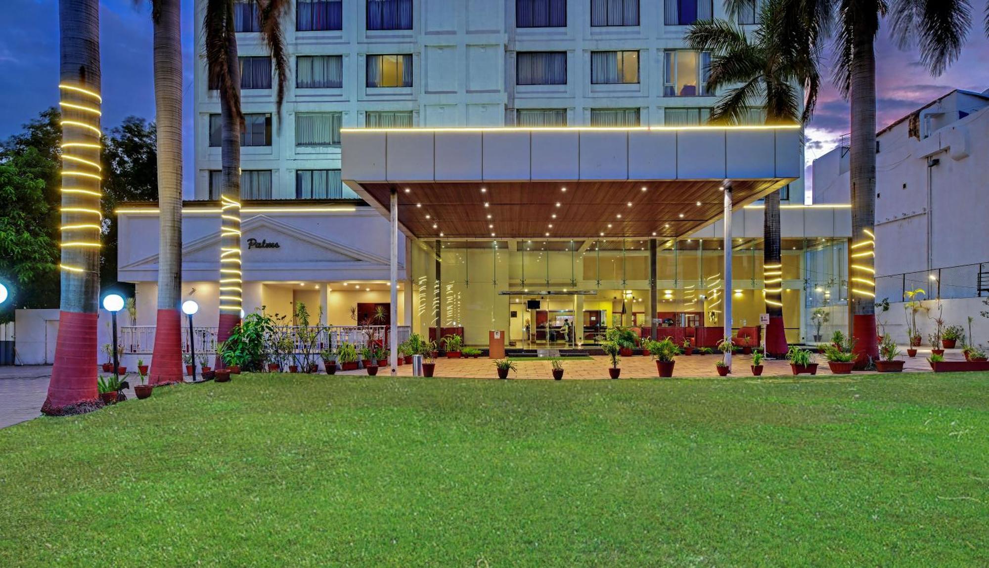 Quality Inn Regency, Nashik Eksteriør billede