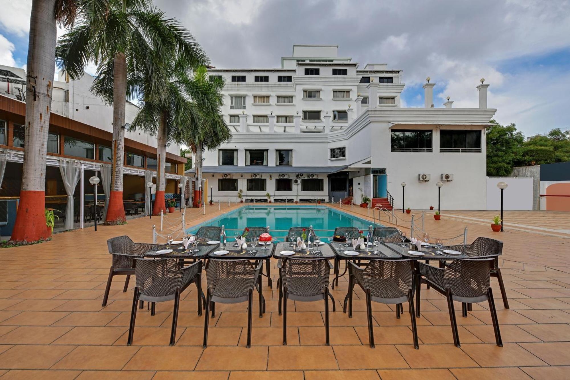 Quality Inn Regency, Nashik Eksteriør billede